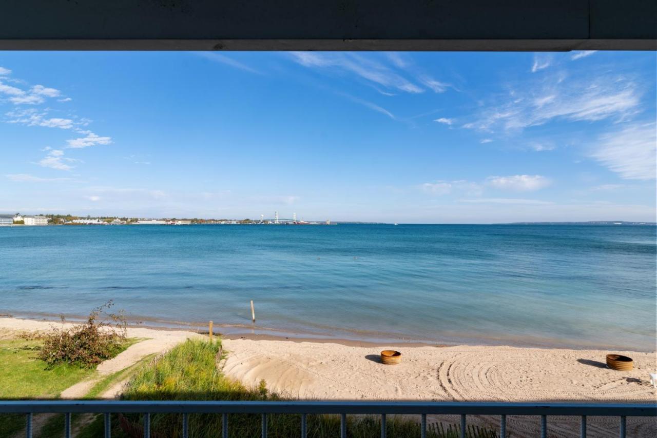 Clearwater Lakeshore Motel Mackinaw City Exteriör bild