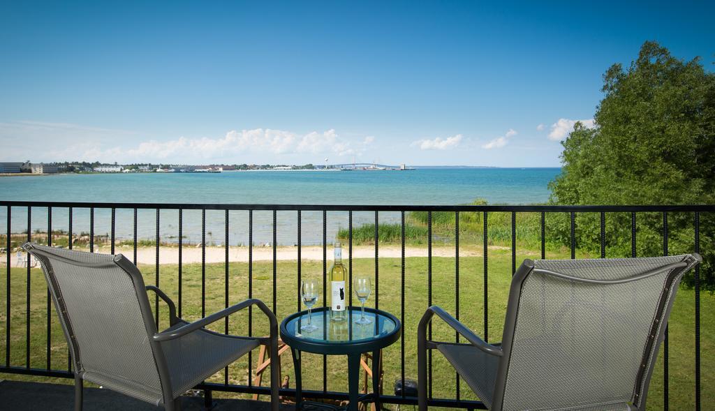 Clearwater Lakeshore Motel Mackinaw City Rum bild