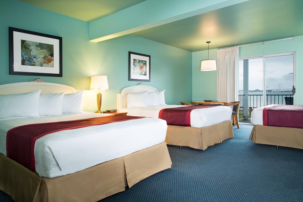 Clearwater Lakeshore Motel Mackinaw City Rum bild